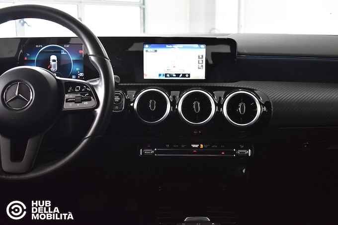 MERCEDES-BENZ A 180 d Automatic Business Extra